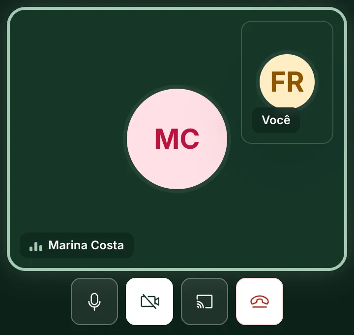 A chamada da Destravoo, a aluna e a professora falando